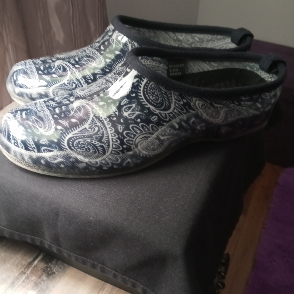 Capelli Paisley Patterned Slip-On Gardening Shoes